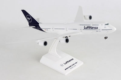SkyMarks SKR1040 1:200 Lufthansa Boeing 747 - 8I New Livery with Gear