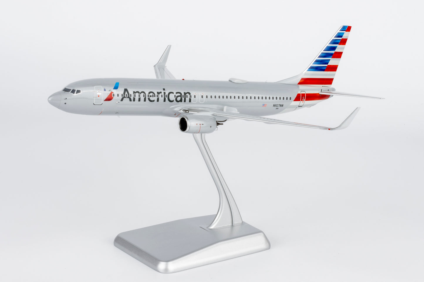 NG Models 08051 1:200 American Airlines 737-800/w N927NN