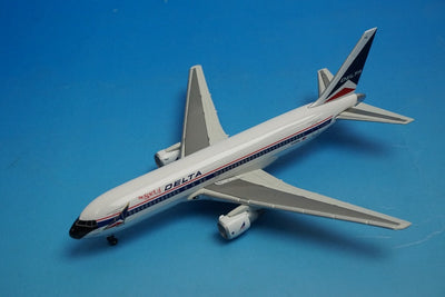 Dragon 55311 1:400 Delta Boeing 767-200