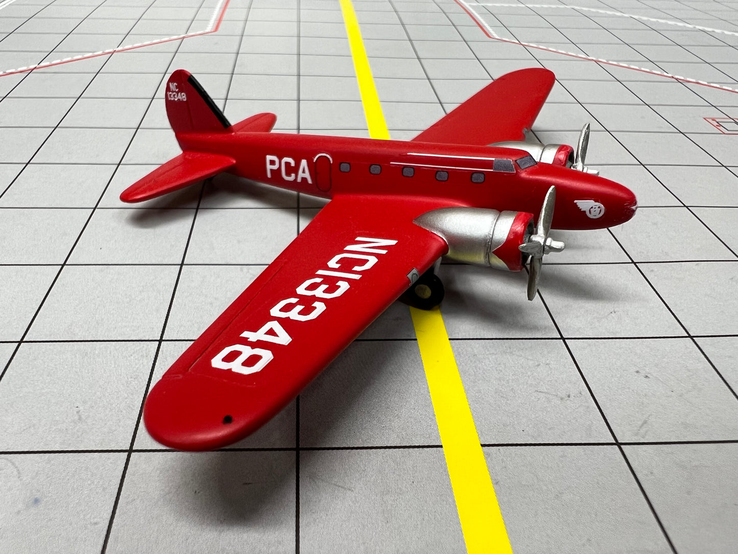 Sky Classics 1:200 Boeing 247 PCA (Red)