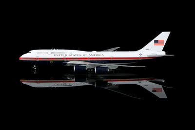 SQ Wings L2280FD 1:200 UNITED STATES OF AMERICA B747-8 30000 "Air Force One Flaps Down"