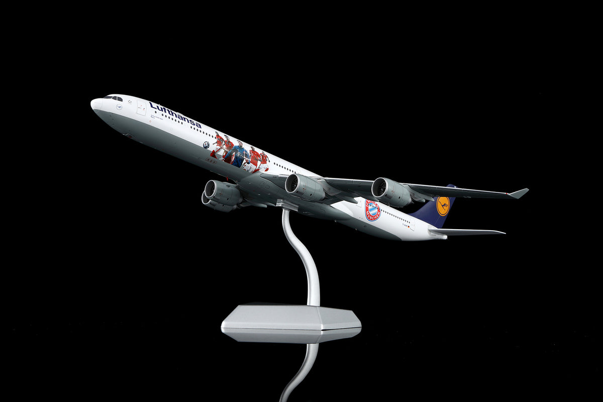 SQ Wings L2281FD 1:200 Lufthansa A340-600 D-AIHK "FC Bayern München special colours Flaps Down" diecast model airplane