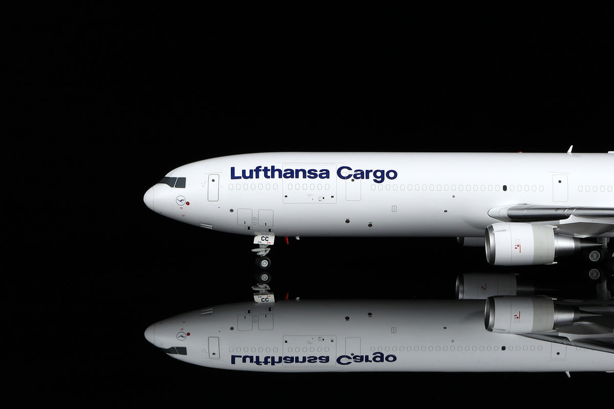 SQ Wings L2104FD 1:200 Lufthansa Cargo McDonnell Douglas MD-11 D-ALCC "Thank you MD-11, Farewell" "Flaps Down" diecast model 