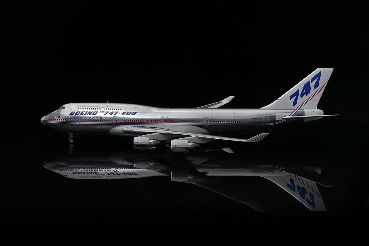 SQ Wings L2131FD 1:200 Boeing Company B747-400 N401PW House Livery with Full Polished Body "Flaps Down" diecast model airplan