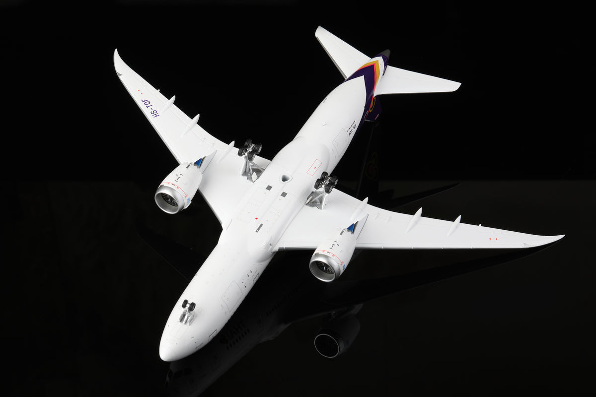 SQ Wings L2031 1:200 Thai Airways Boeing 787-8 HS-TQF diecast model airplane
