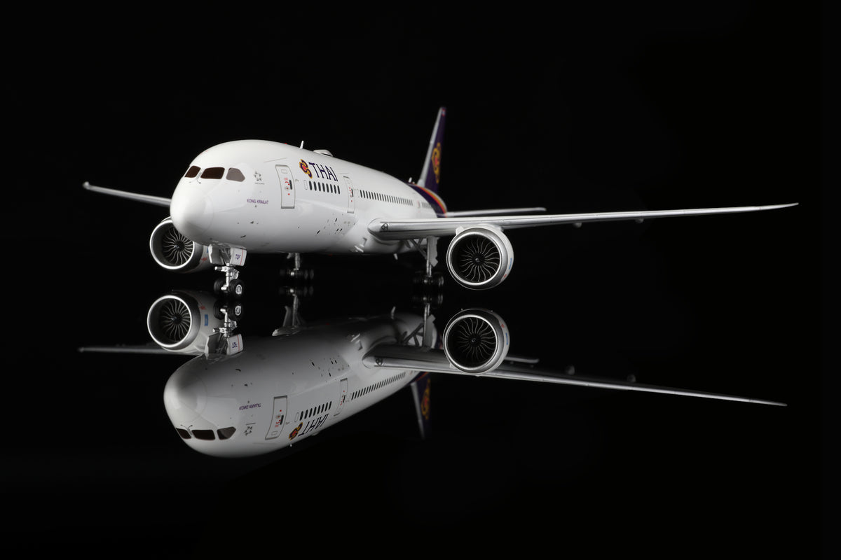 SQ Wings L2031 1:200 Thai Airways Boeing 787-8 HS-TQF diecast model airplane