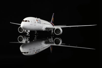 SQ Wings L2031 1:200 Thai Airways Boeing 787-8 HS-TQF diecast model airplane