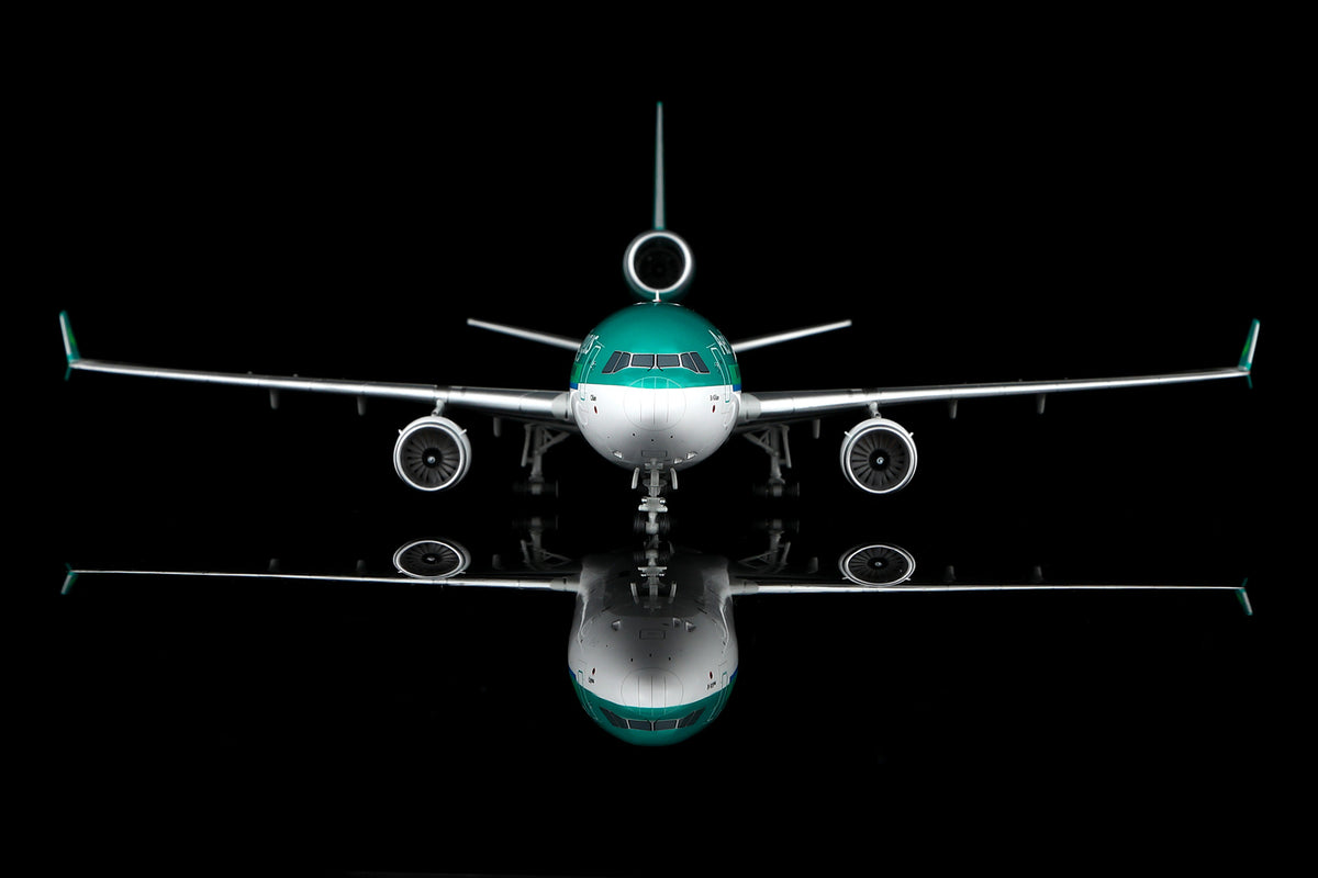 SQ Wings L2127FD 1:200 Aer Lingus MD-11 N272WA "Flaps Down" diecast model airplane