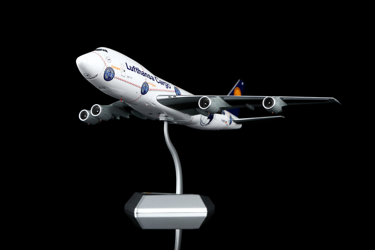 SQ Wings L2186FD 1:200 Lufthansa Cargo B747-200 D-ABZF "Service Revolution" special colours /"Flaps Down" diecast model airpl