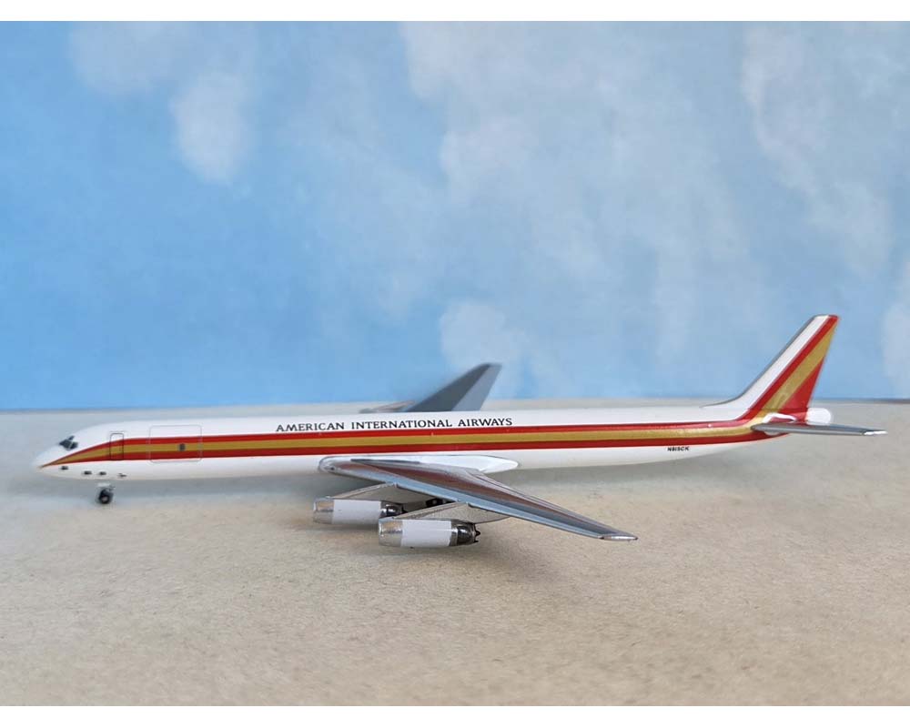 Aero Classics AC411489 1:400 American Int'l Awys DC-8 /63F N815CK