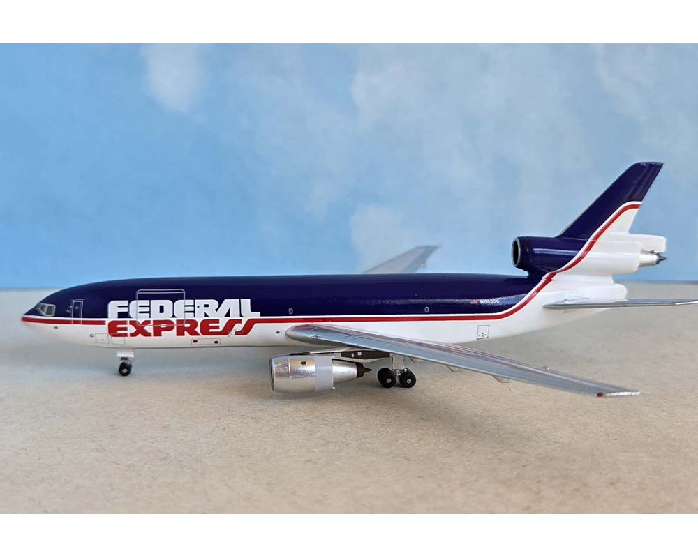 Aero Classics AC411568 1:400 Federal Express DC-10 -10F N68056