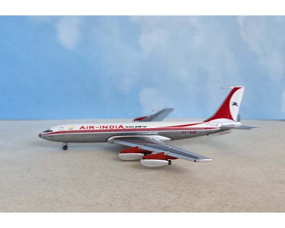 Aero Classics AC411572 1:400 Air India B.707-420 VT-DJK