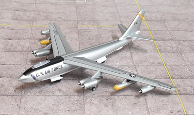 Sky Classics SCB47003 1:200 B-47B Stratojet 51-2327 381st BS, 310th BW Smoky Hill AFB