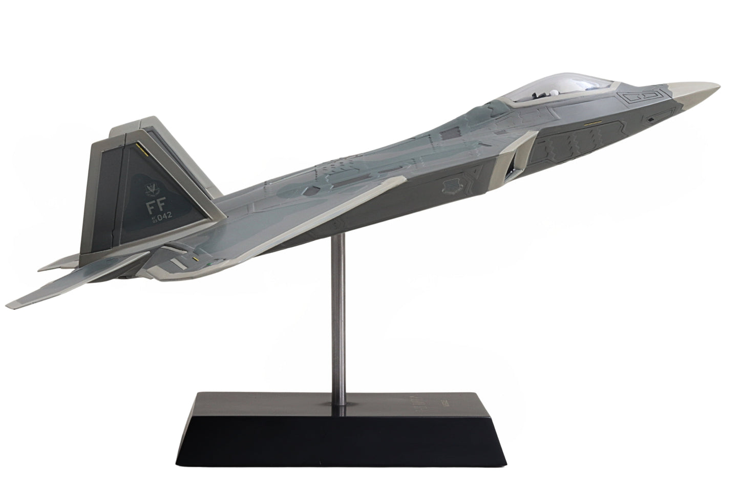 Executive Series Models EXB5948 1:48 F-22 Raptor USAF