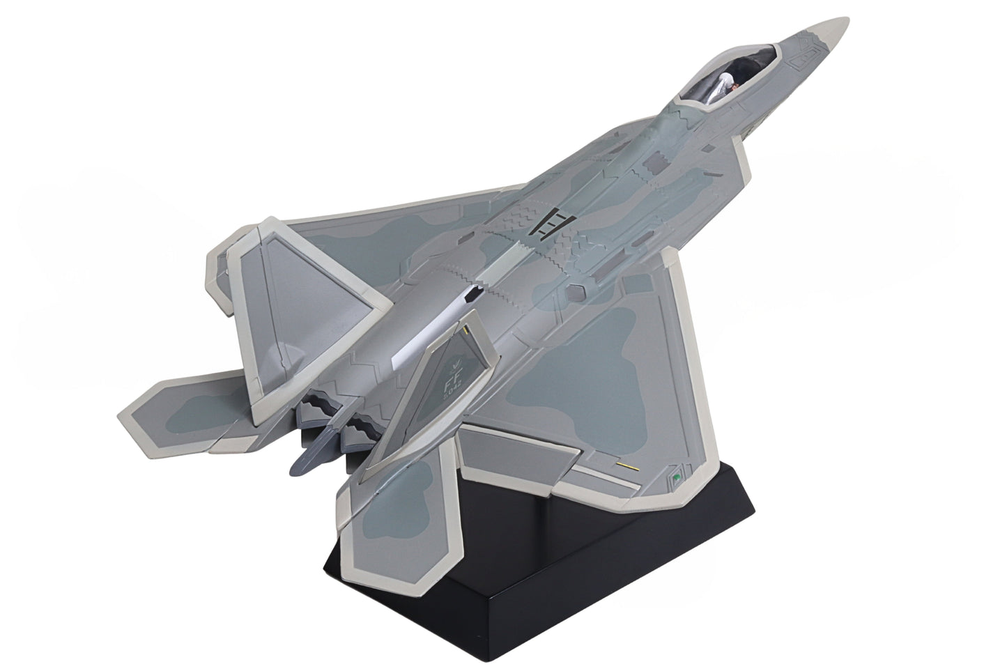 Executive Series Models EXB5948 1:48 F-22 Raptor USAF