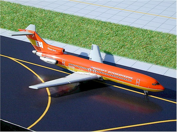 Gemini Jets GJBNF185 1:400 Braniff Boeing 727-200 N447BN