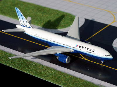 Gemini Jets GJUAL659 1:400 United Airlines Boeing 777-200 N769UA