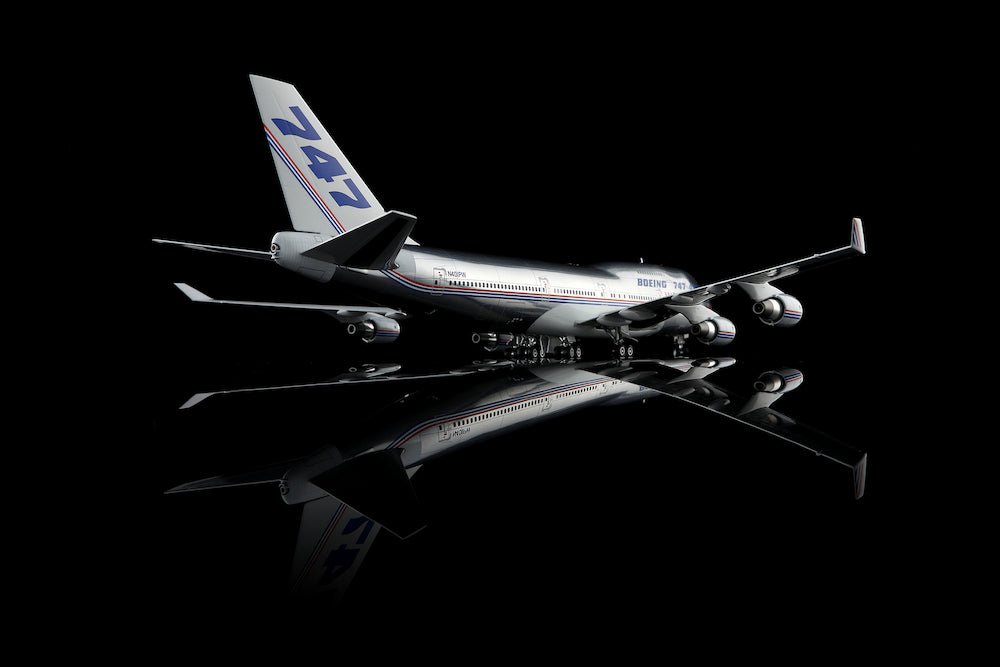 SQ Wings L2131FD 1:200 Boeing Company B747-400 N401PW House Livery with Full Polished Body "Flaps Down" diecast model airplan
