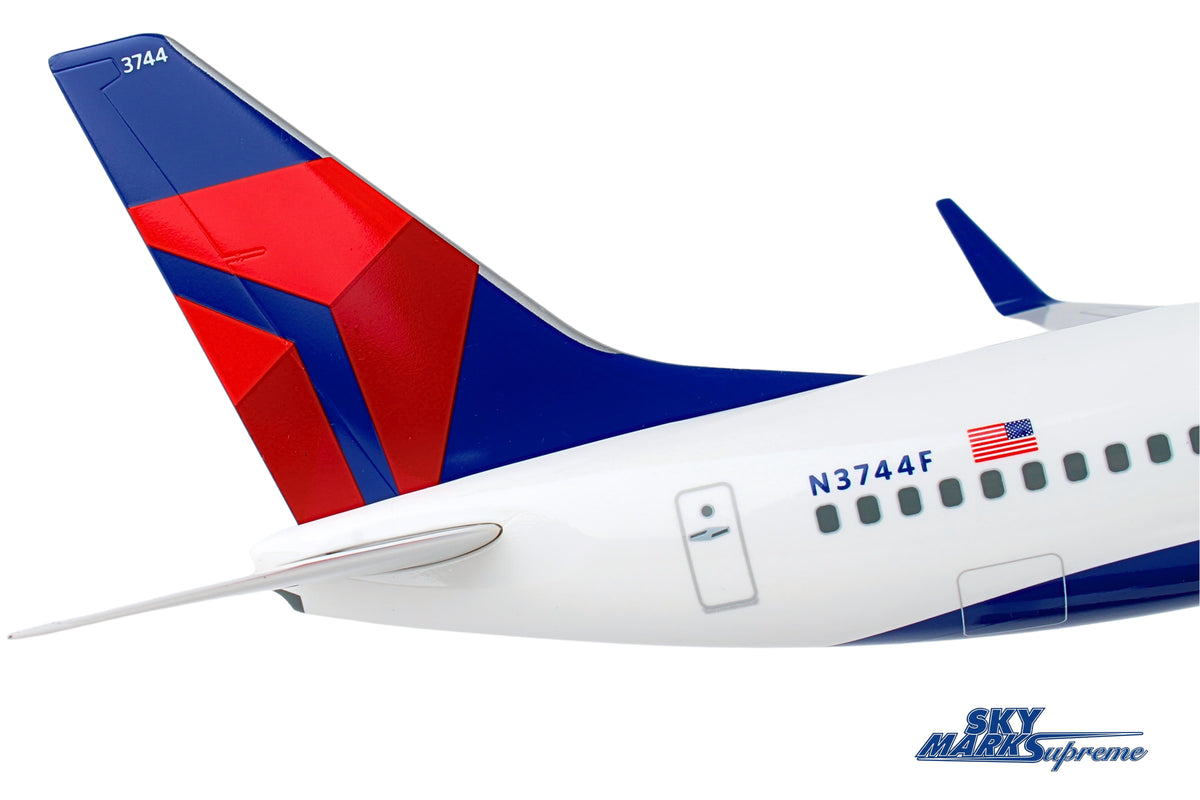 SkyMarks Elite SKR8206 1:100 Delta Air Lines Boeing 737-800