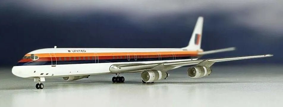 Aero Classics AC219551 1:200 United Airlines DC - 8 - 61 N8088U