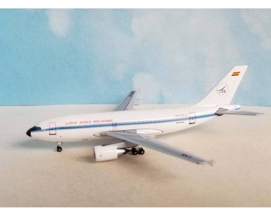 Aero Classics AC411203 1:400 Lloyd Aereo Boliviano (LAB) A310 CP - 2232