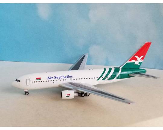 Aero Classics AC411398 1:400 Air Seychelles B767 - 200 S7 - AAS