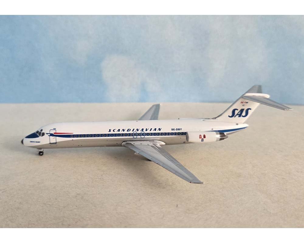 McDonnell Douglas DC-9-32 1:200 スケールモデル DC-9-32 1:200 Diecast Model - Inflight 200 IF-IF9320814P