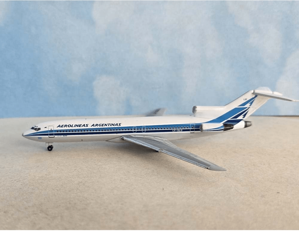 Aero Classics AC411505 1:400 Aerolineas Argentinas 727 - 200 LV - OLO