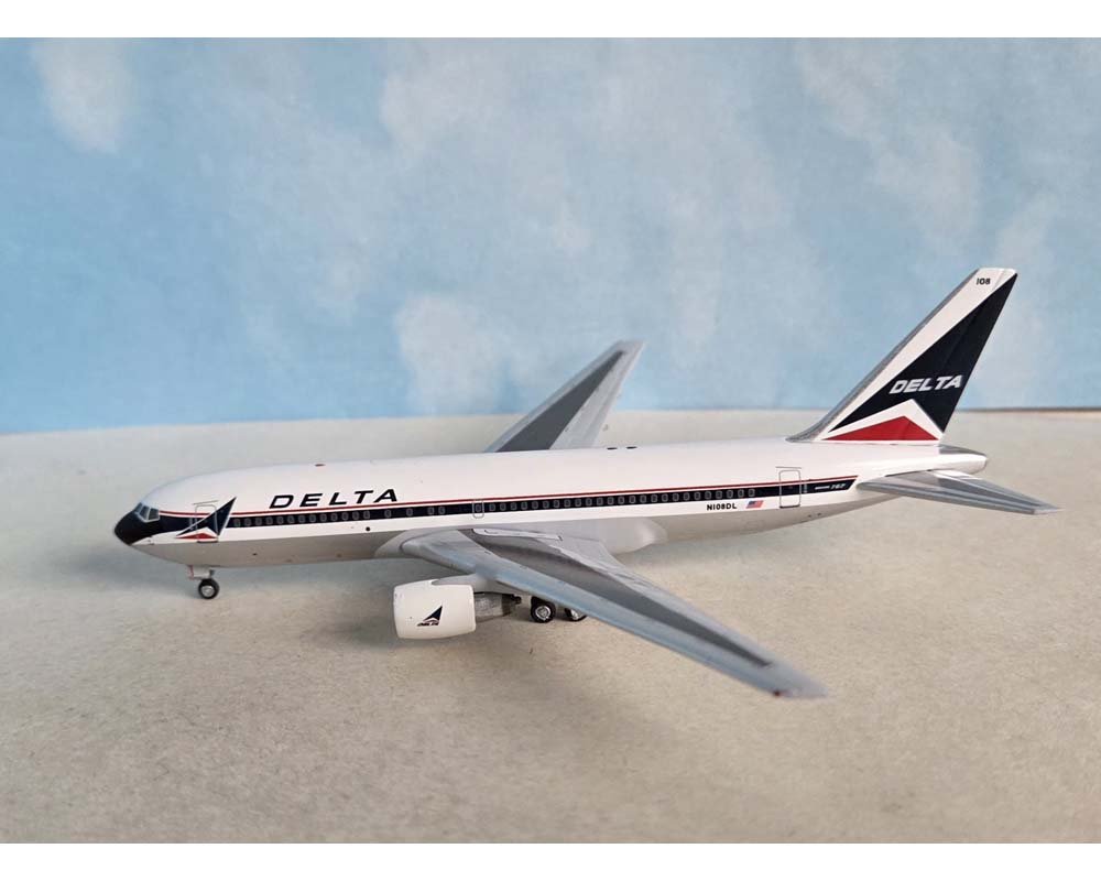 Aero Classics BBX1693 1:400 Delta Air Lines Boeing 767 - 200 N108DL