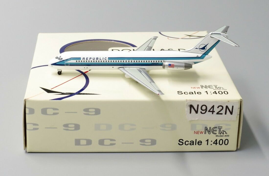 Aero Classics Net Model 1:400 Republic DC - 9 N942N