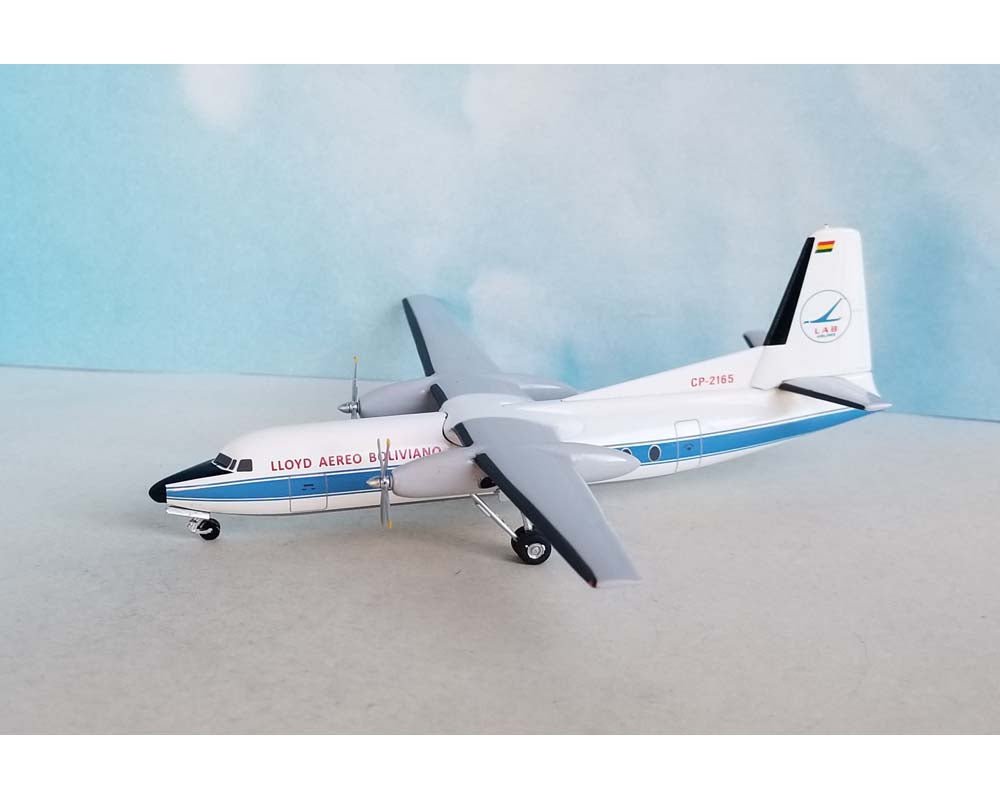 Aero Classics WM211239 1:200 Fokker F - 27 LAB - Bolivia CP - 2165 smaller tail logo