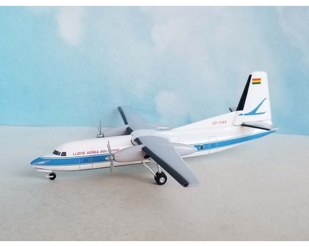 Aero Classics WM211240 1:200 Fokker F - 27 LAB - Bolivia CP - 2165 larger tail logo