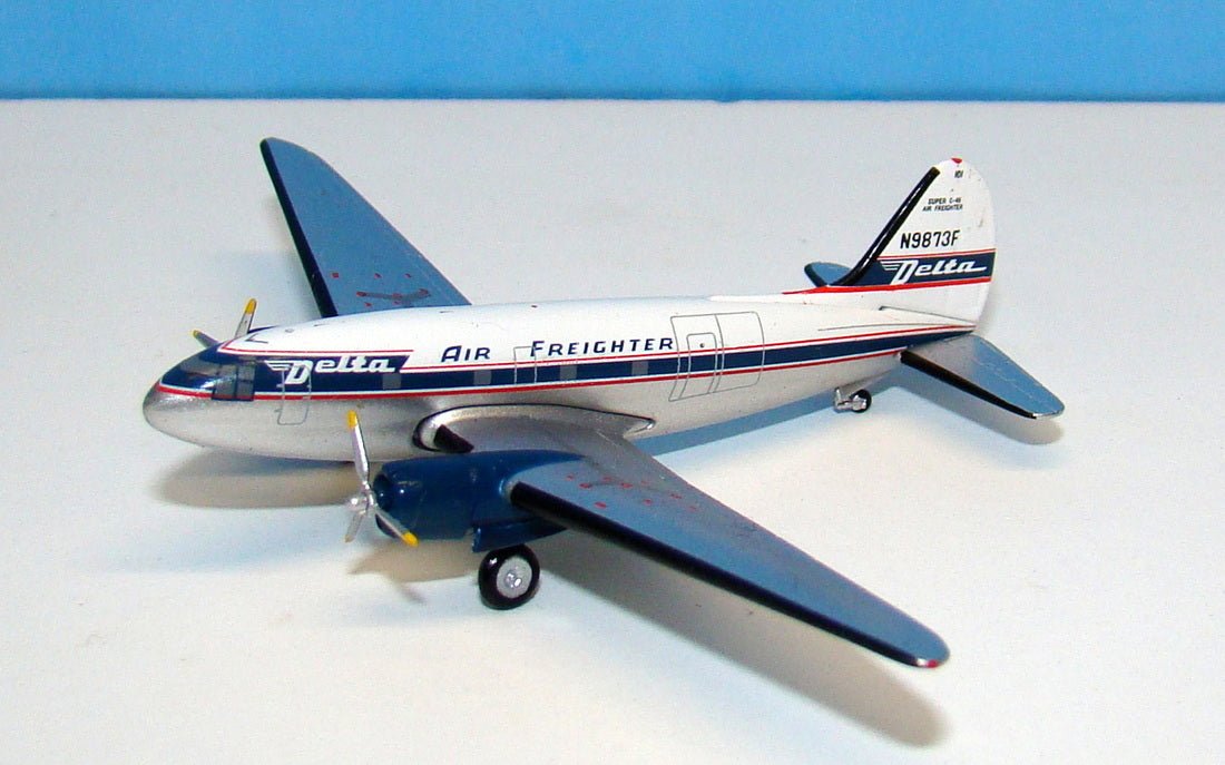 AeroClassics 1:400 Delta Freighter Curtiss C - 46 N9873F