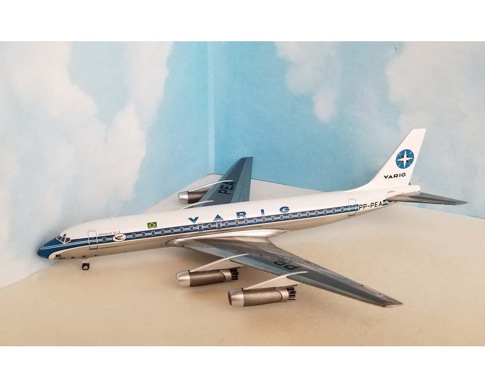 AeroClassics AC219900 1:200 Varig Douglas DC - 8 - 30 PP - PEA