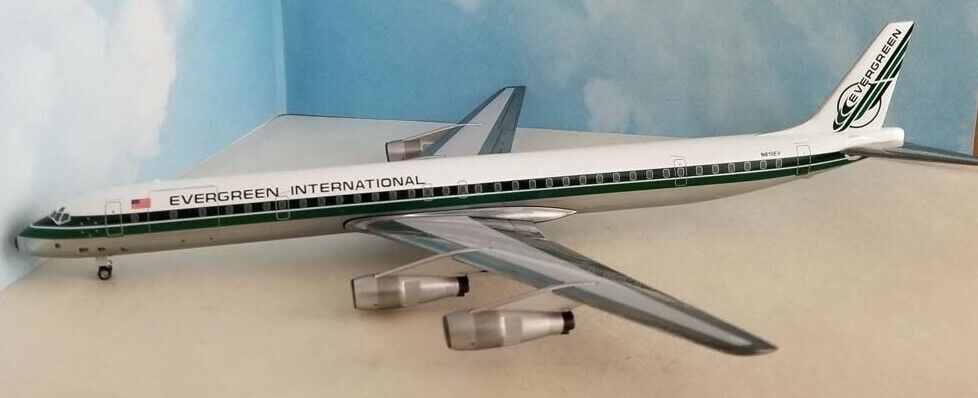 AeroClassics AC219909 1:200 Evergreen International Douglas DC - 8 - 30 N810EV