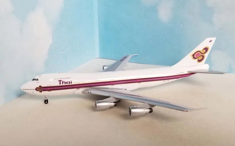 AeroClassics BBX41666 1:400 Thai Air Lines Boeing 747 HS - TGC