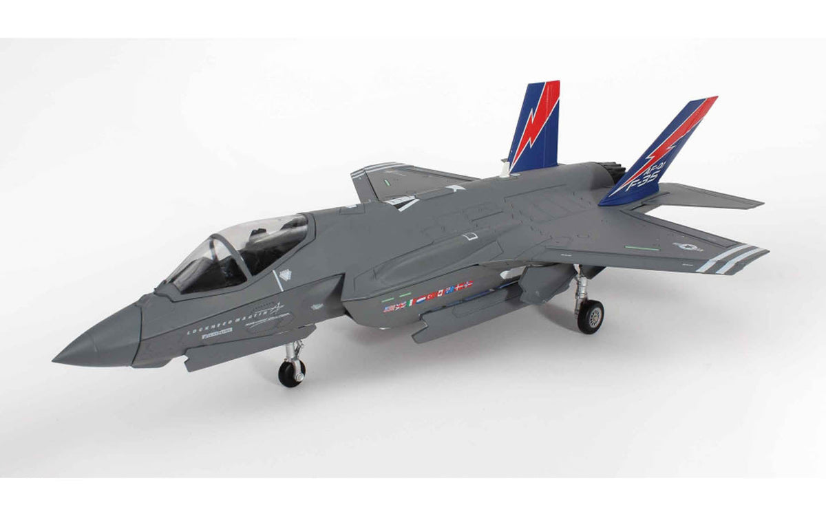 Air Force 1 AF1 - 0008A 1:72 F - 35A Lightning II USAF, Edwards AFB