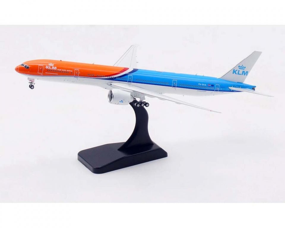 Aviation400 AV4212 1:400 KLM B777 - 300ER PH - BVA w/detachable gear