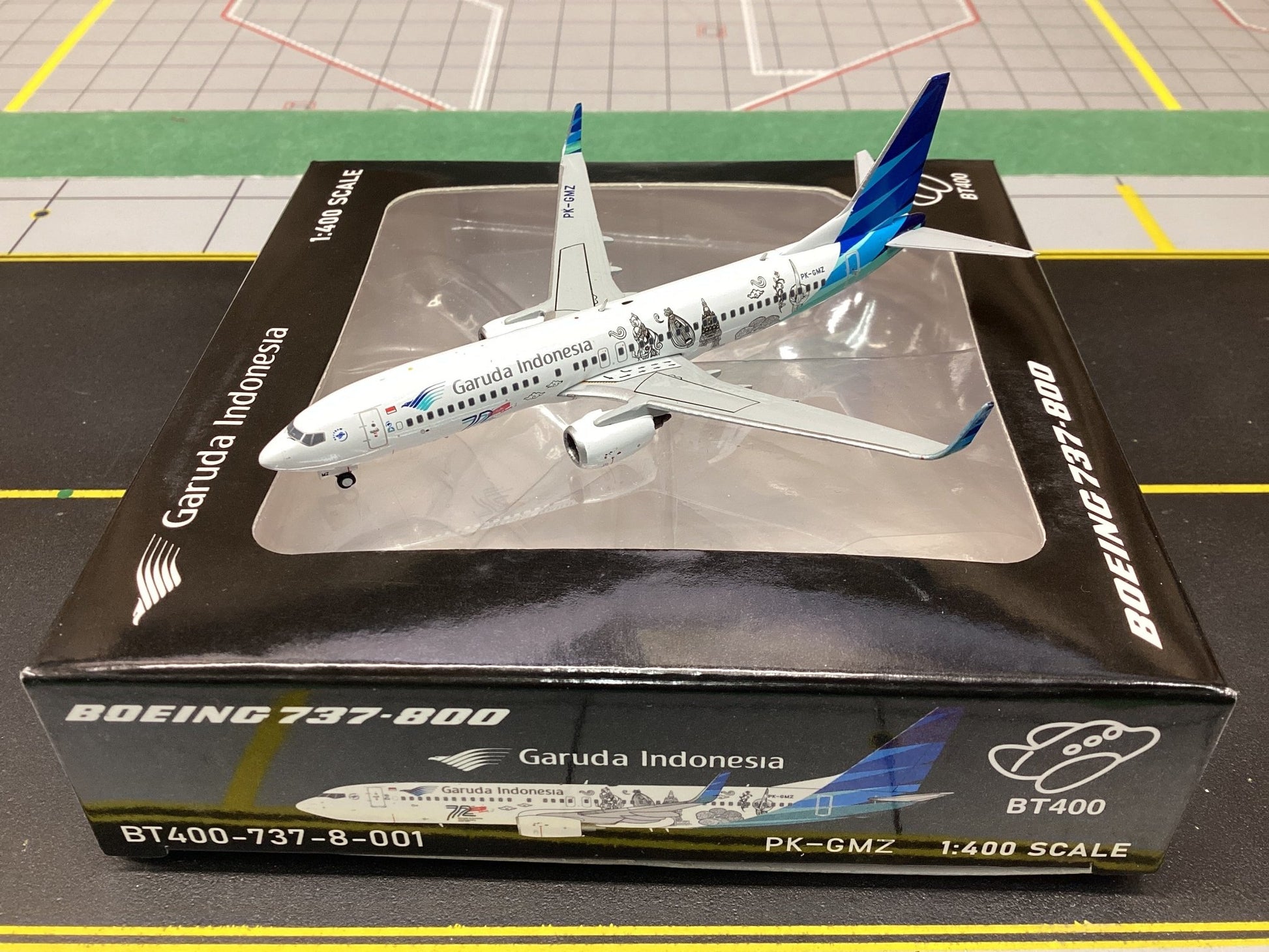Aviation400 BT - 400 - 737 - 8 - 001 1:400 Garuda Indonesia Boeing 737 - 800 PK - GMZ