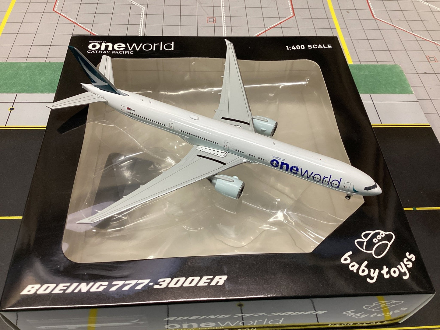 Aviation400 BT - 400 - 777 - 3 - 003 1:400 Cathay Pacific OneWorld Boeing 777 - 300ER B - KQN
