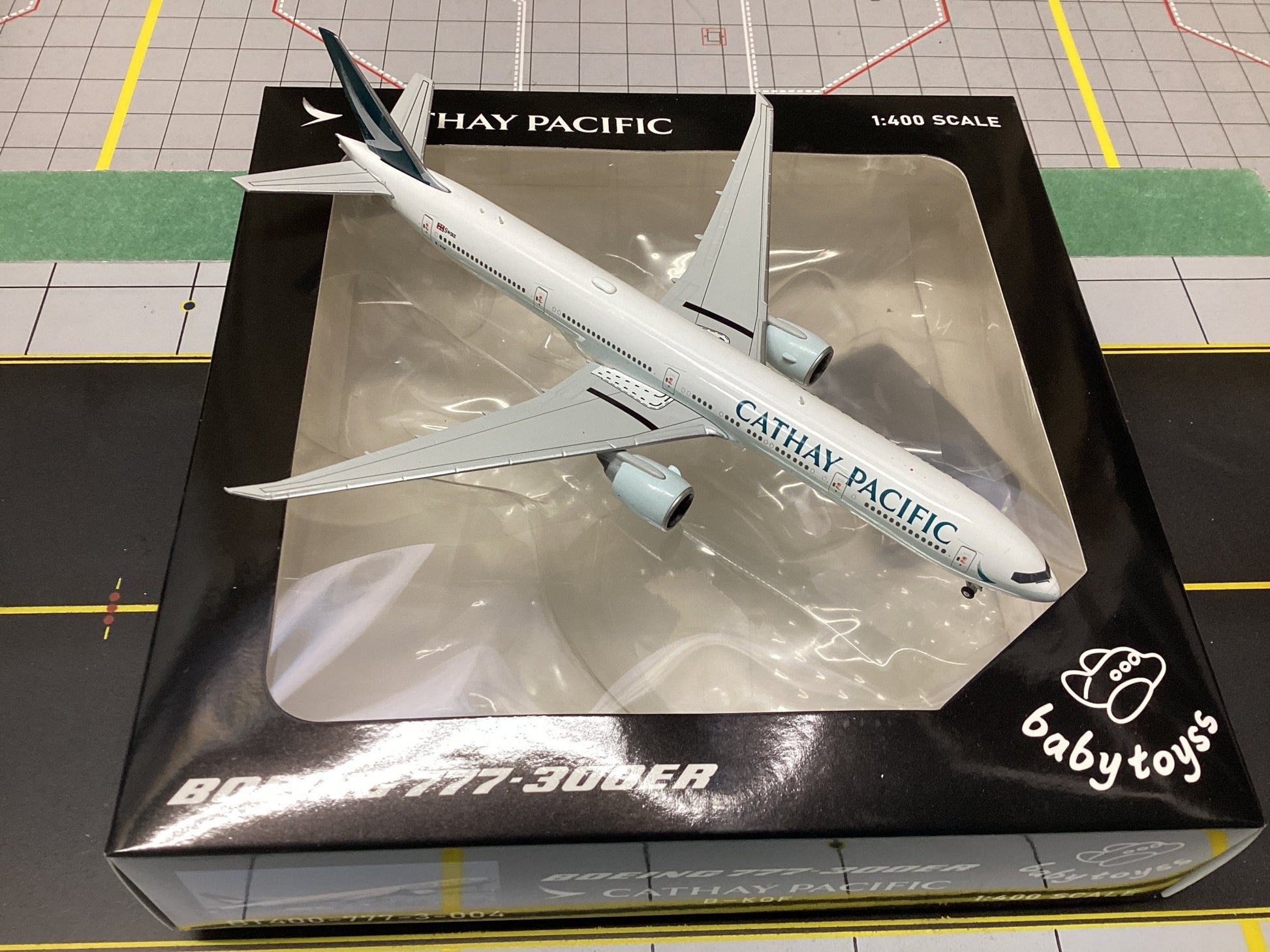 Aviation400 BT - 400 - 777 - 3 - 004 1:400 Cathay Pacific Boeing 777 - 300ER B - KQF