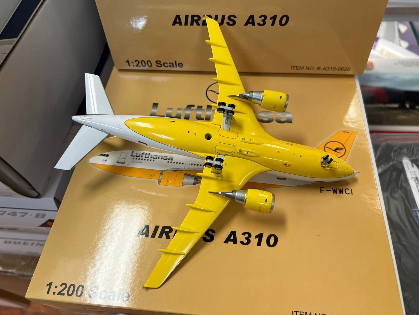 B - Models B - A310 - 0620 1:200 Airbus A310 Lufthansa F - WWCI (test registration)