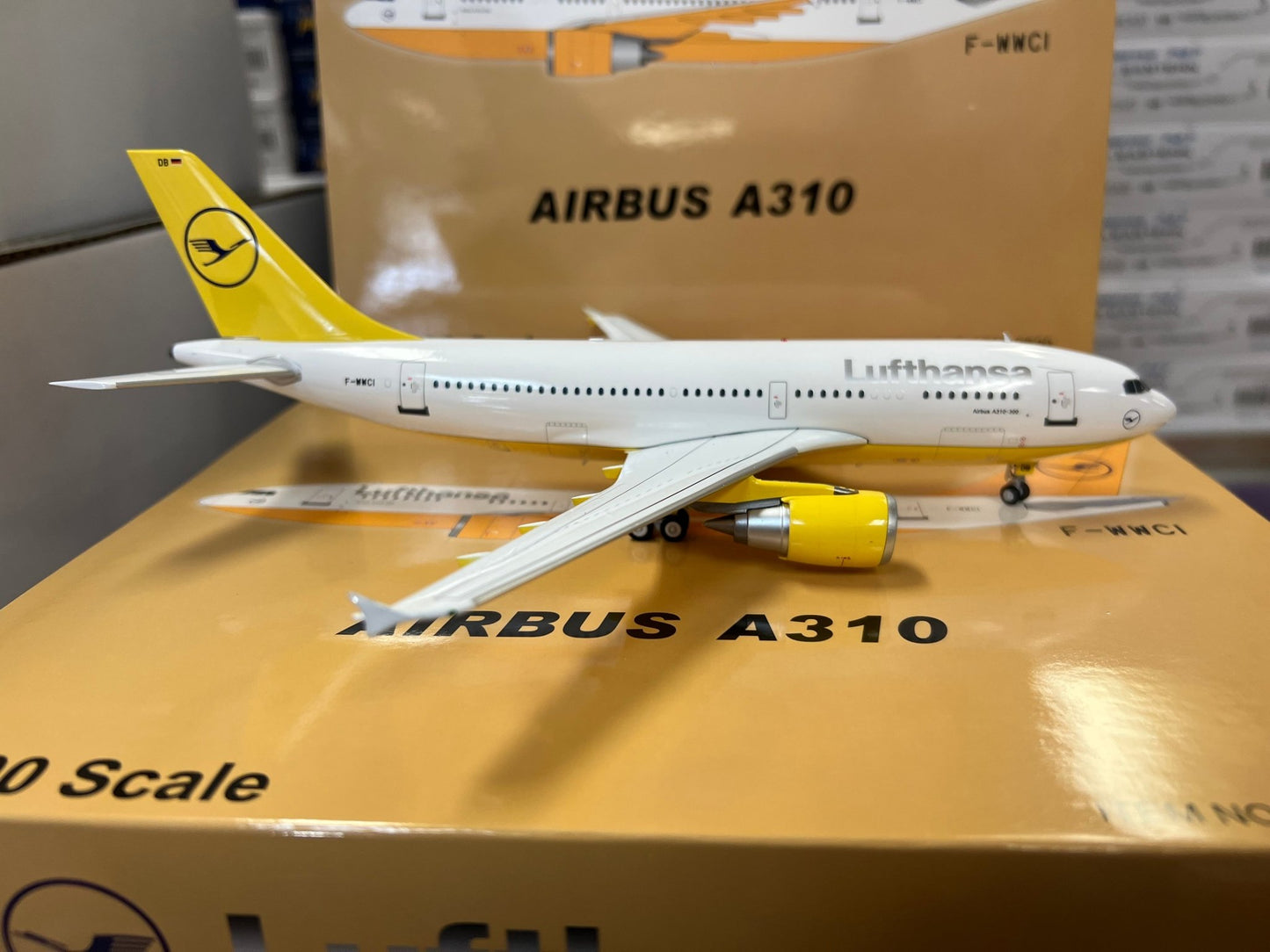 B - Models B - A310 - 0620 1:200 Airbus A310 Lufthansa F - WWCI (test registration)