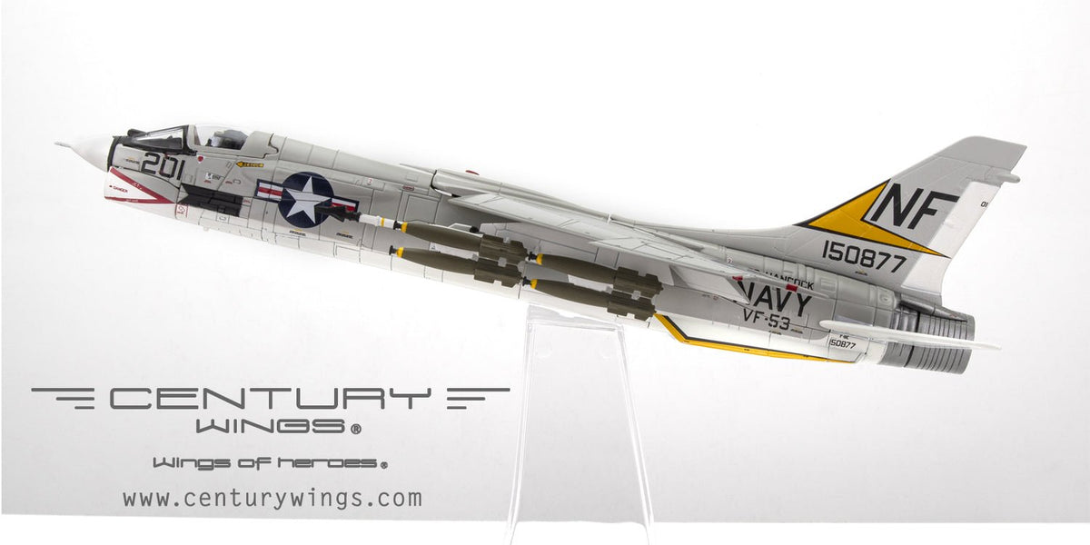 Century Wings 001639 1:72 F - 8E Crusader US Navy VF - 53 Iron Angels NF201 1967(Flaps down Version)