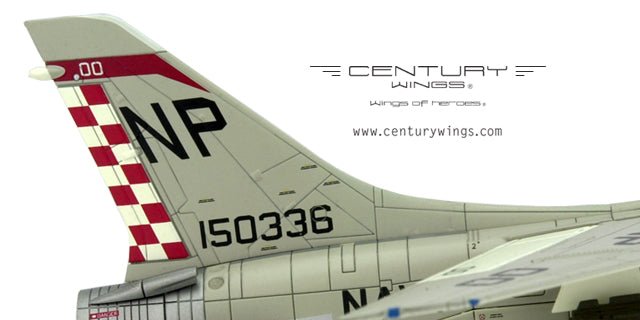 Century Wings 601468 1:72 F - 8E CRUSADER US NAVY VF - 211 FIGHTING CHECKMATES NP00 1967