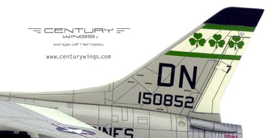 Century Wings 601482 1:72 F - 8E Crusader US Marine Corps VMF(AW) - 333 FIGHTING SHAMROCKS DN7 1967
