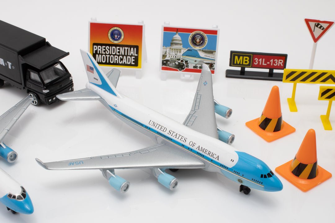 Daron DT5732 Air Force One Large Airport Playset