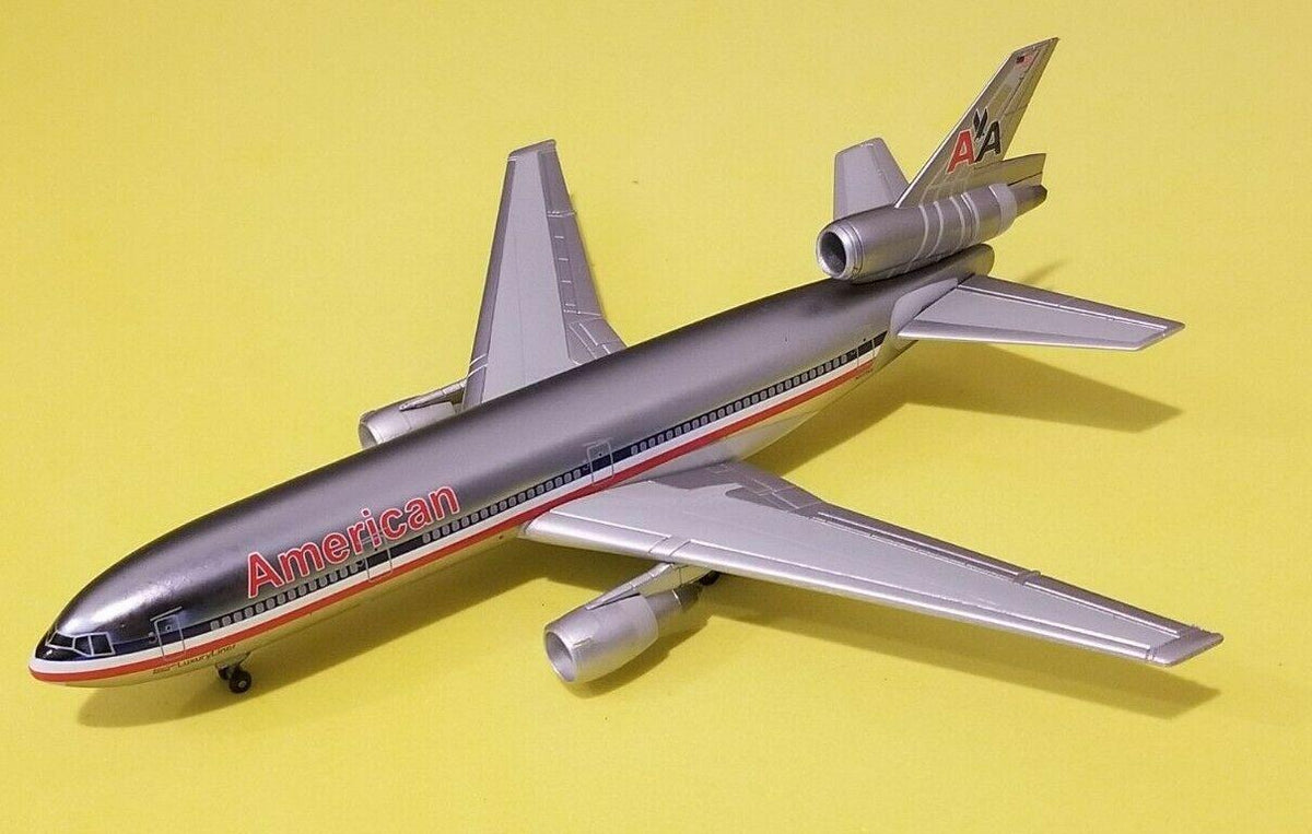 Dragon Wings 55165 - 03 1:400 American Airlines DC - 10 - 30 N137AA