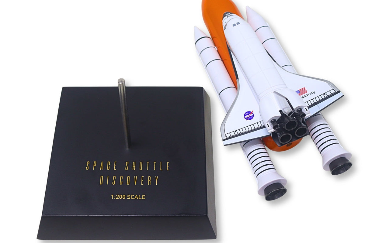 Executive Series EXE0220 1:200 NASA Space Shuttle Discovery Full Stack Configuration
