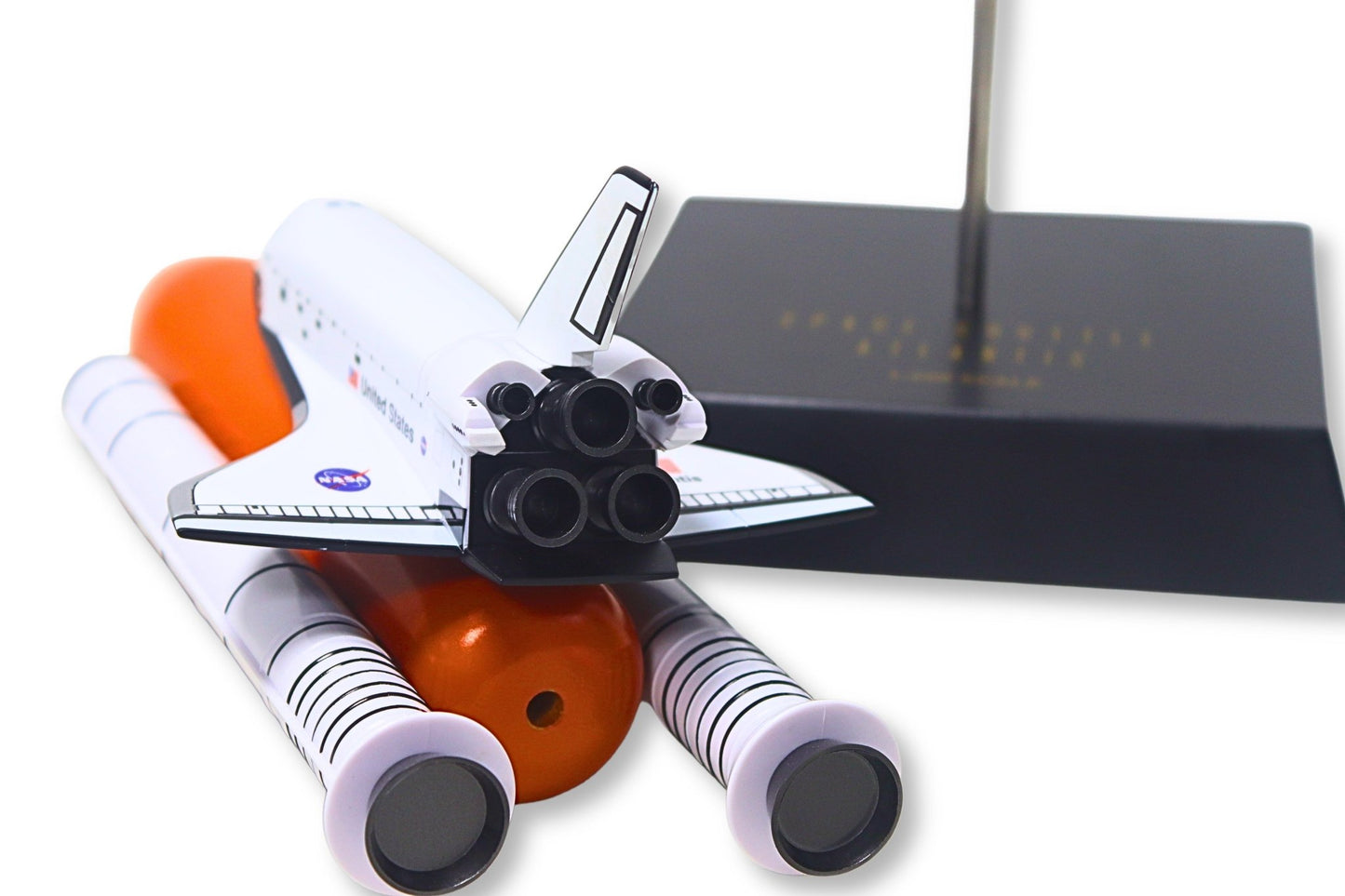 Executive Series EXE4120 1:200 NASA Space Shuttle Atlantis Full Stack Configuration